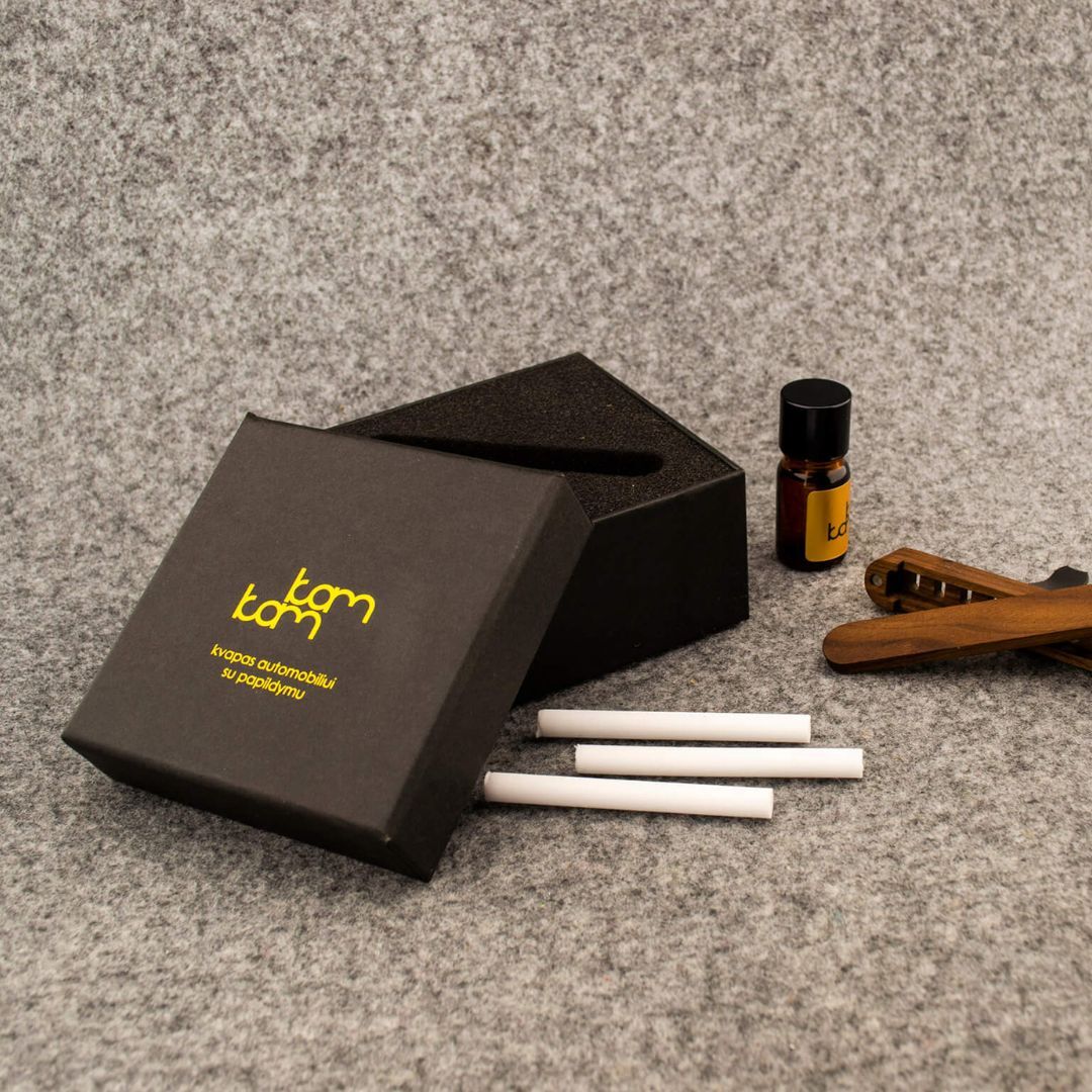 Personalizuotas automobilio kvapas į groteles 2