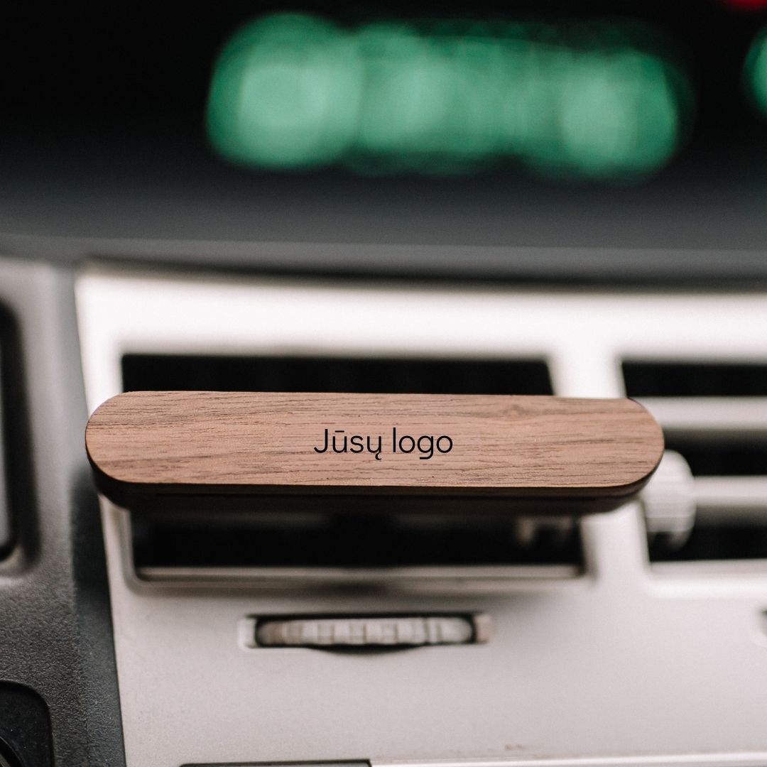 Medinis automobilio kvapas su Jūsų logotipu 1